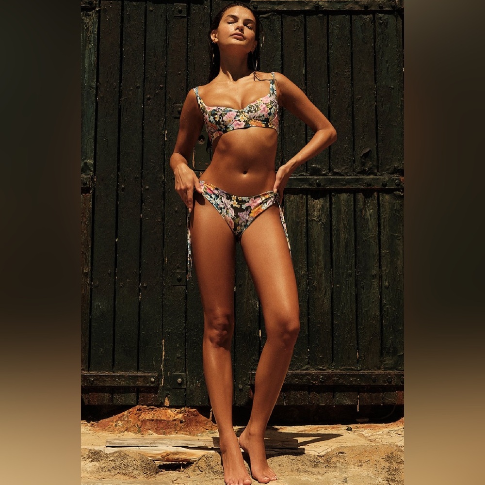 NWT AGUA BENDITA Balena Dreamin Bikini Top In Pink Floral Multi Sz S - Picture 7 of 12